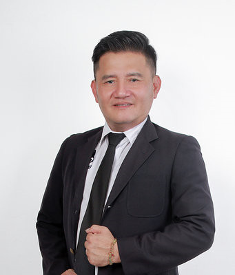 Leslie Lau